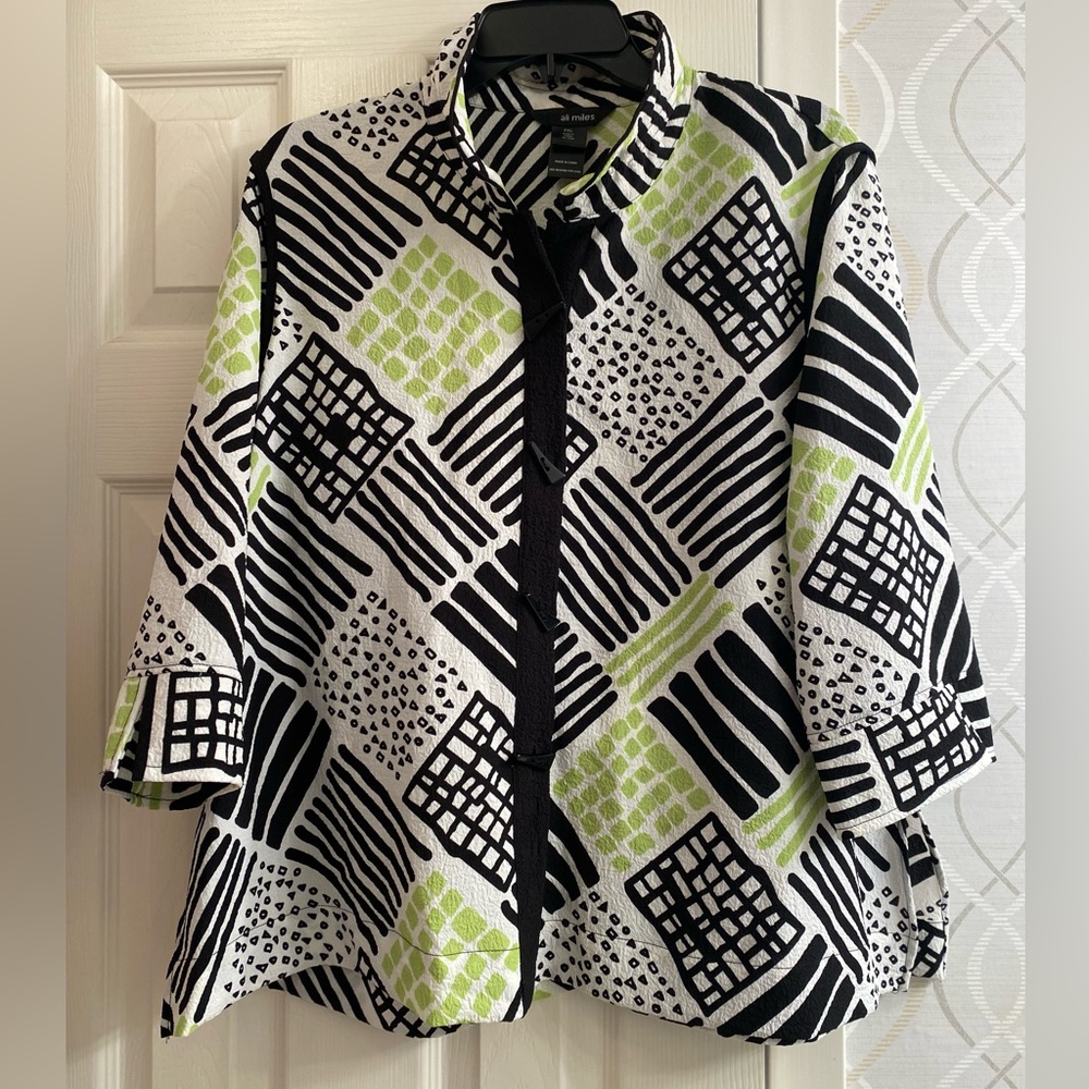 Ali Miles PXL black white and lime jacket 3/4 length sleeves with lots of detail
